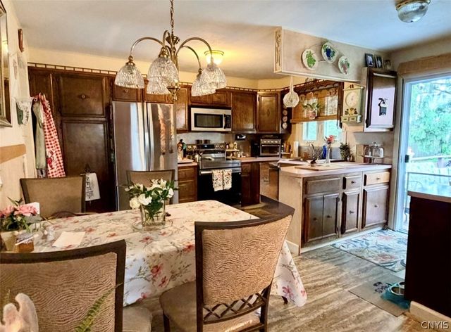 606 Berwick Road South, Salina, NY 13208