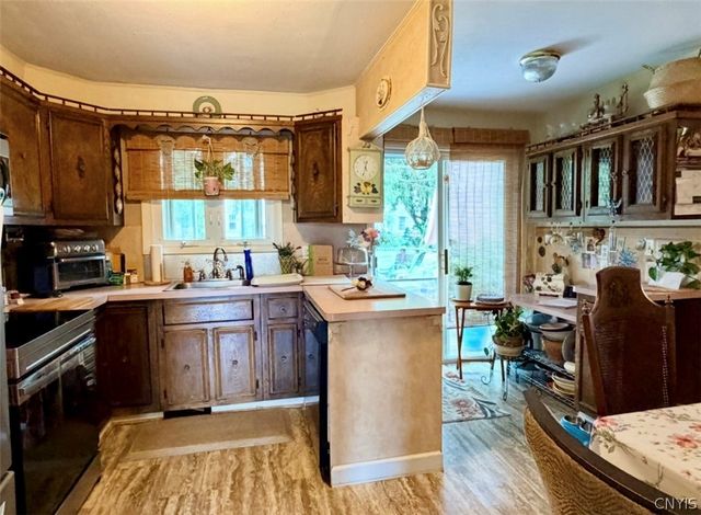 606 Berwick Road South, Salina, NY 13208