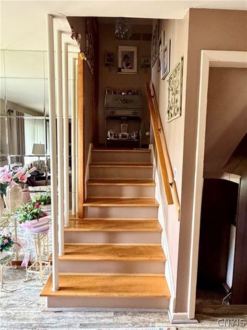 606 Berwick Road South, Salina, NY 13208