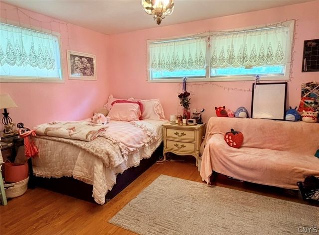 606 Berwick Road South, Salina, NY 13208