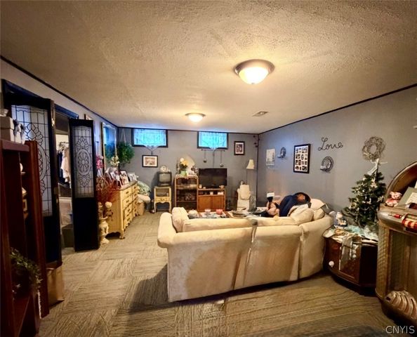 606 Berwick Road South, Salina, NY 13208