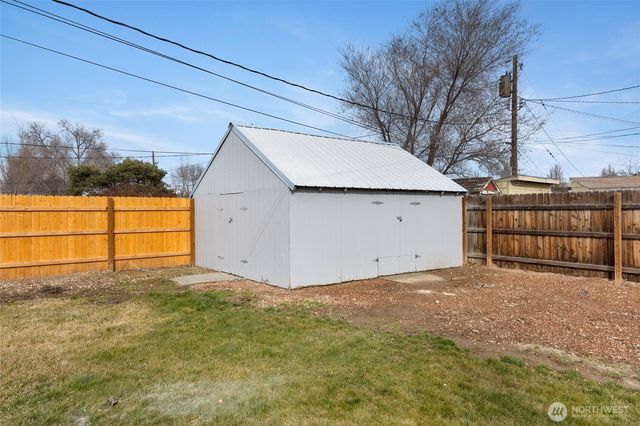 1457 W Lee Street, Moses Lake, WA 98837
