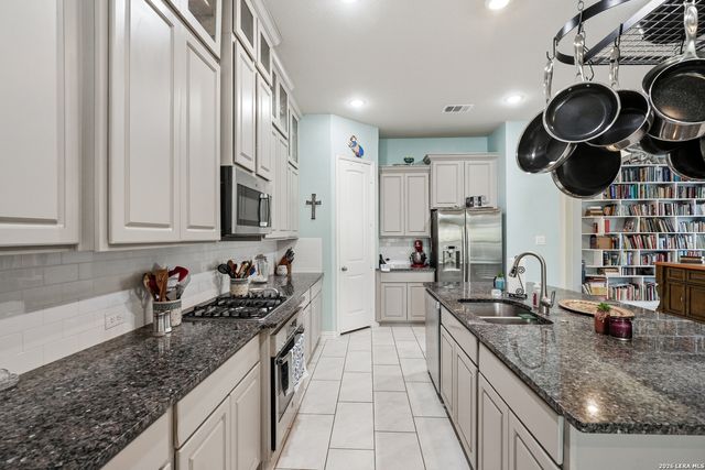 15203 Maskette Ave, San Antonio, TX 78245