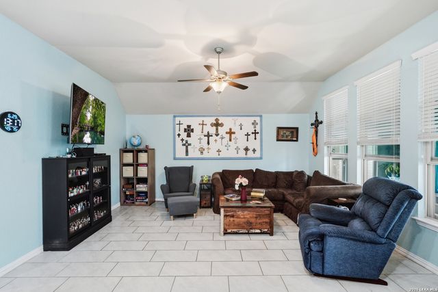 15203 Maskette Ave, San Antonio, TX 78245