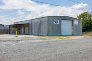 698 W Hempstead ST, Giddings, TX 78942