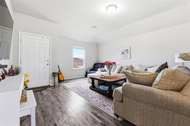 11900 Jude Way, Yukon, OK 73099