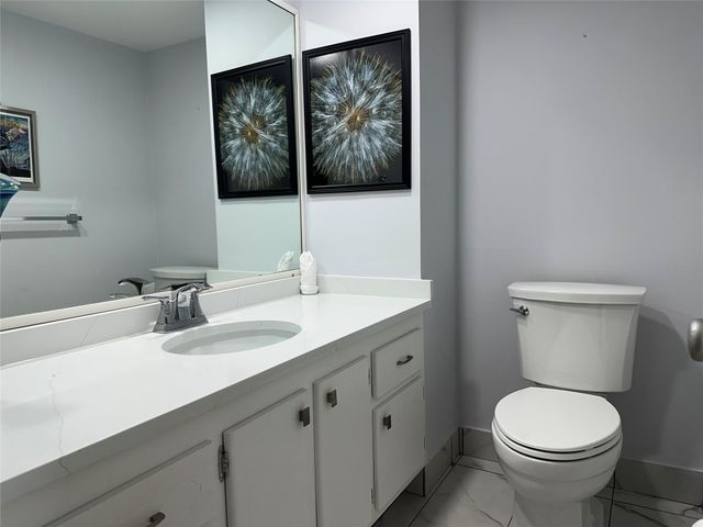 336 N BIRCH Road 4C, Fort Lauderdale, FL 33304