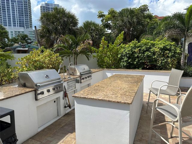 336 N BIRCH Road 4C, Fort Lauderdale, FL 33304