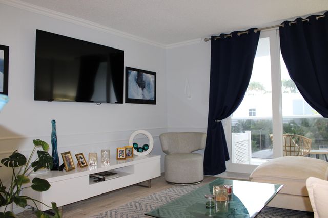 336 N BIRCH Road 4C, Fort Lauderdale, FL 33304
