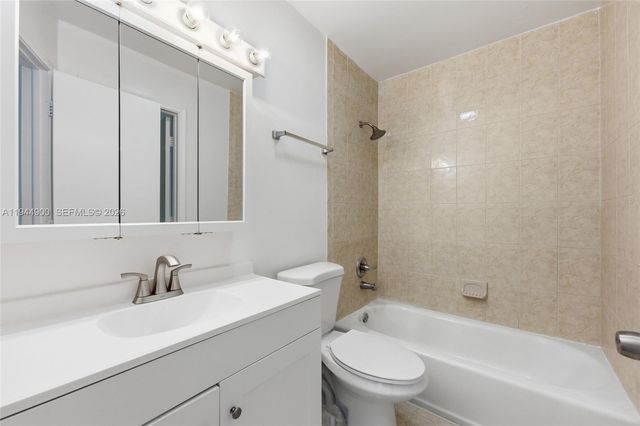 3003 NW 5th Ter 2, Pompano Beach, FL 33064