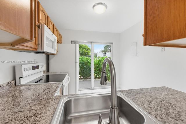 3003 NW 5th Ter 2, Pompano Beach, FL 33064