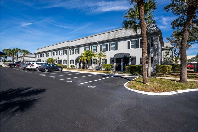 6927 PLACE DE LA PAIX 6927, St Petersburg, FL 33707