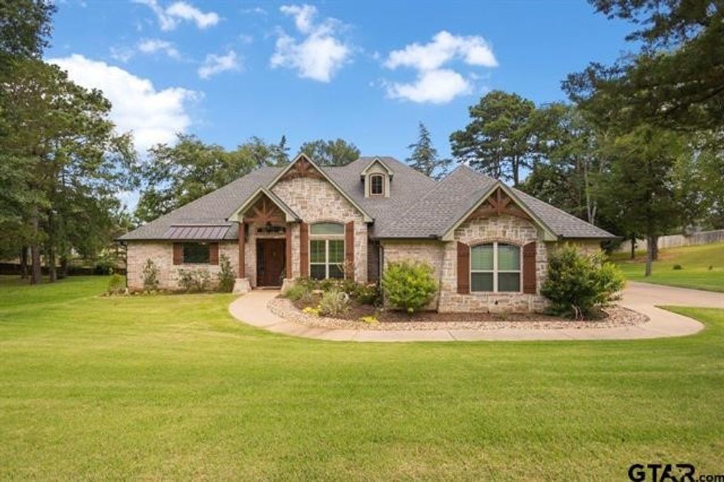 332 Hines Crossing, Bullard, TX 75757