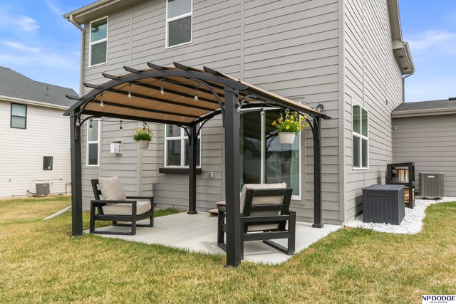 12120 S 111 Avenue, Papillion, NE 68046