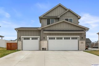 12120 S 111 Avenue, Papillion, NE 68046
