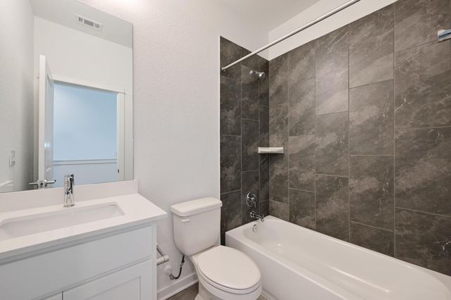 458 Orleanian DR A, Buda, TX 78610