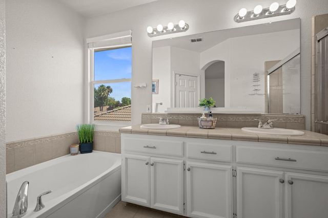 2160 Mabry Dr, Sacramento, CA 95835
