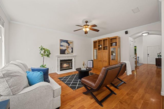 2160 Mabry Dr, Sacramento, CA 95835