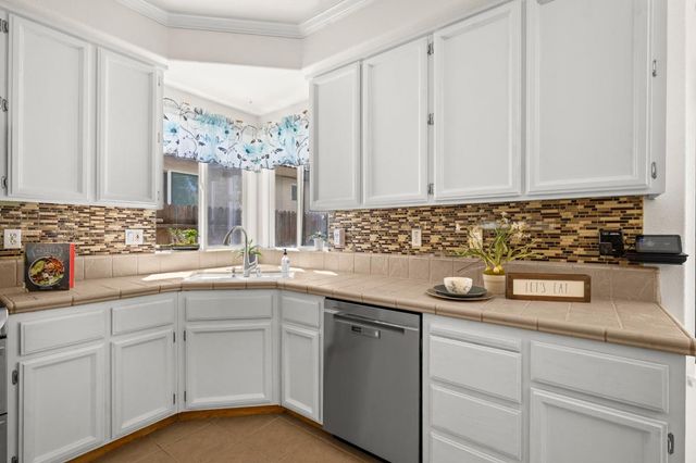 2160 Mabry Dr, Sacramento, CA 95835