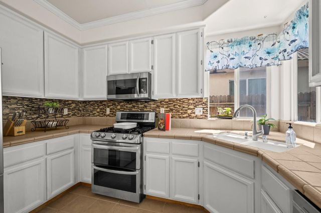 2160 Mabry Dr, Sacramento, CA 95835