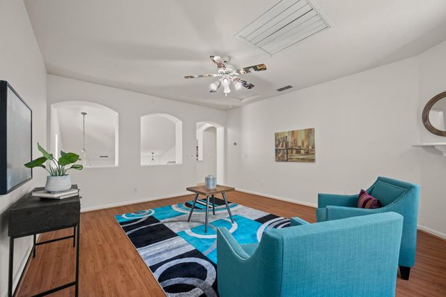 2160 Mabry Dr, Sacramento, CA 95835