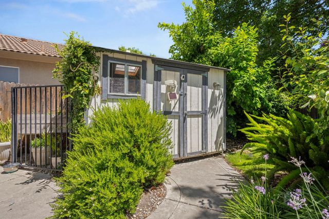 2160 Mabry Dr, Sacramento, CA 95835