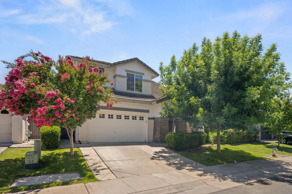 2160 Mabry Dr, Sacramento, CA 95835