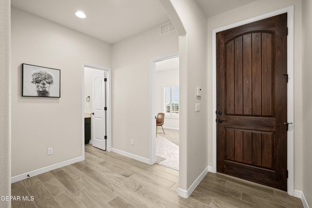 700 Cedarwood Avenue, Horizon City, TX 79928