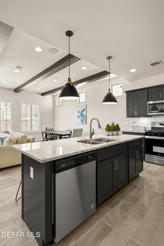 700 Cedarwood Avenue, Horizon City, TX 79928