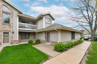 2112 Woodburn ROAD #H, Waukesha, WI 53188