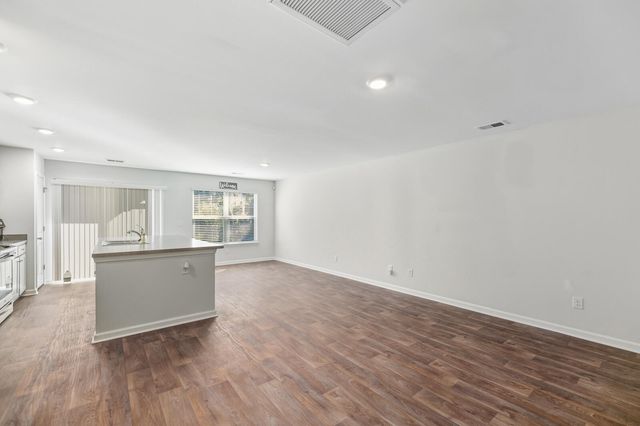 4712 Palm View Circle, North Charleston, SC 29418