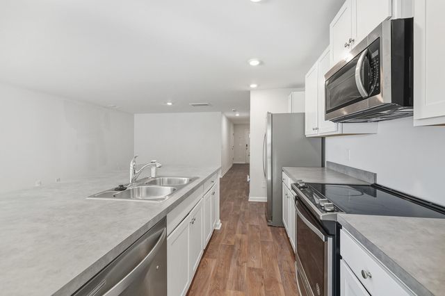 4712 Palm View Circle, North Charleston, SC 29418