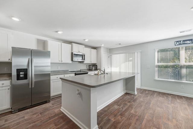 4712 Palm View Circle, North Charleston, SC 29418