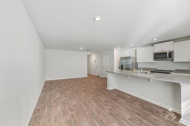 4712 Palm View Circle, North Charleston, SC 29418