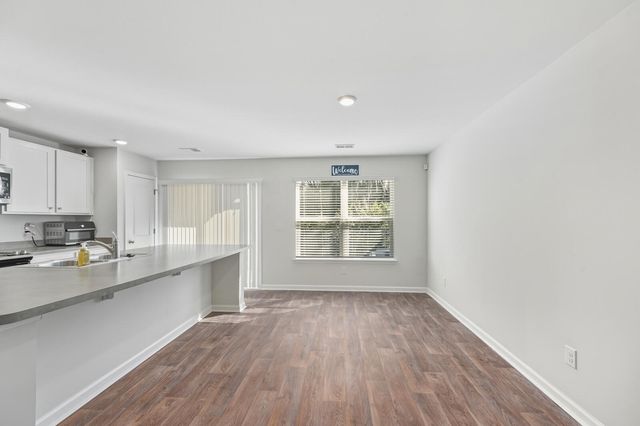 4712 Palm View Circle, North Charleston, SC 29418