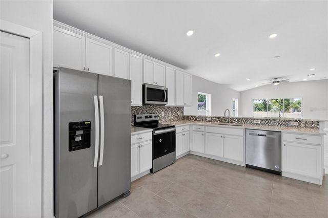 528 ROSE APPLE CIRCLE, Port Charlotte, FL 33954