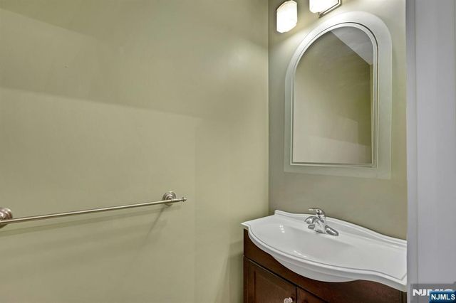67 Bleecker Street 2, Jersey City, NJ 07307
