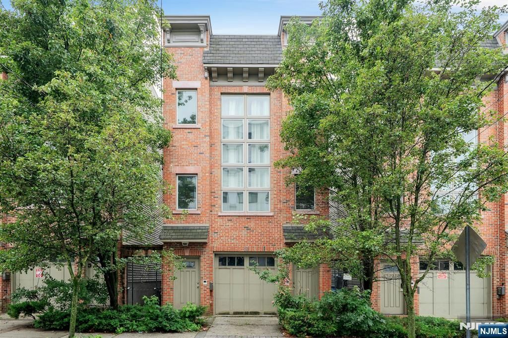 67 Bleecker Street 2, Jersey City, NJ 07307