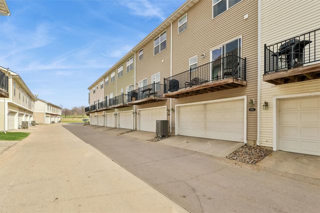 6913 Jack London Drive, Johnston, IA 50131