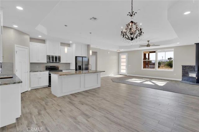 13710 Iroquois Road, Apple Valley, CA 92307