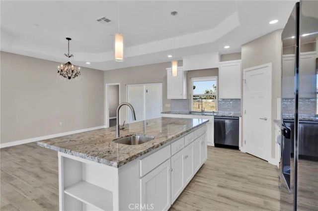 13710 Iroquois Road, Apple Valley, CA 92307