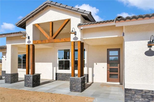 13710 Iroquois Road, Apple Valley, CA 92307