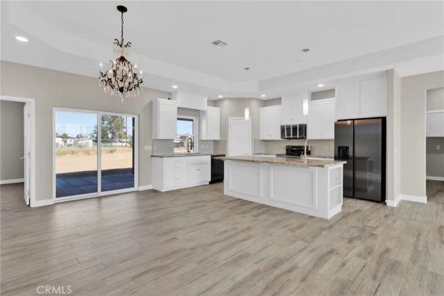 13710 Iroquois Road, Apple Valley, CA 92307