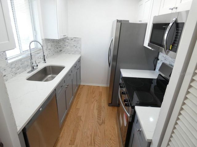 2001 GREENBRIAR BOULEVARD 13, Clearwater, FL 33763