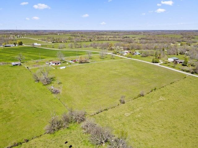 000 W Farm Road 64, Ash Grove, MO 65604