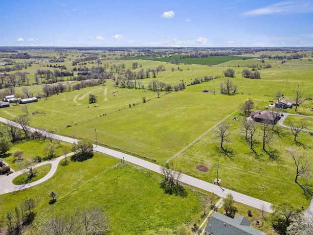 000 W Farm Road 64, Ash Grove, MO 65604