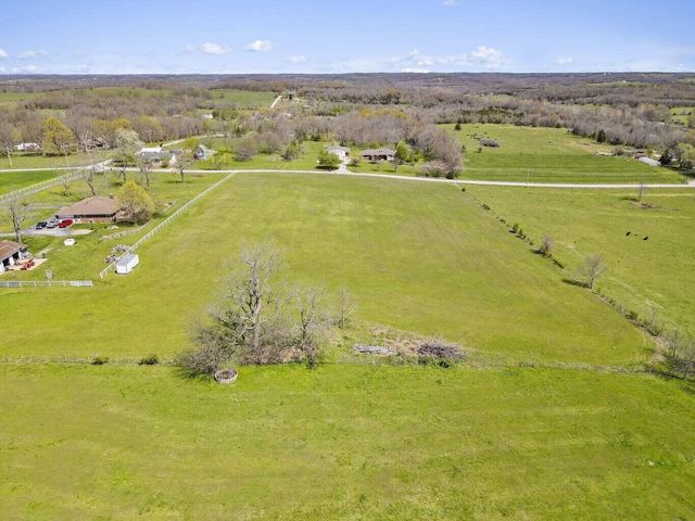 000 W Farm Road 64, Ash Grove, MO 65604