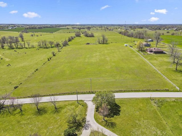 000 W Farm Road 64, Ash Grove, MO 65604