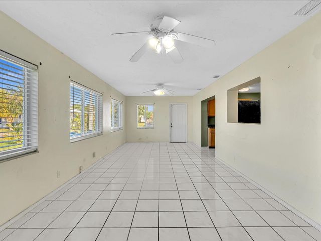 5711 NW 84th Avenue, Tamarac, FL 33321