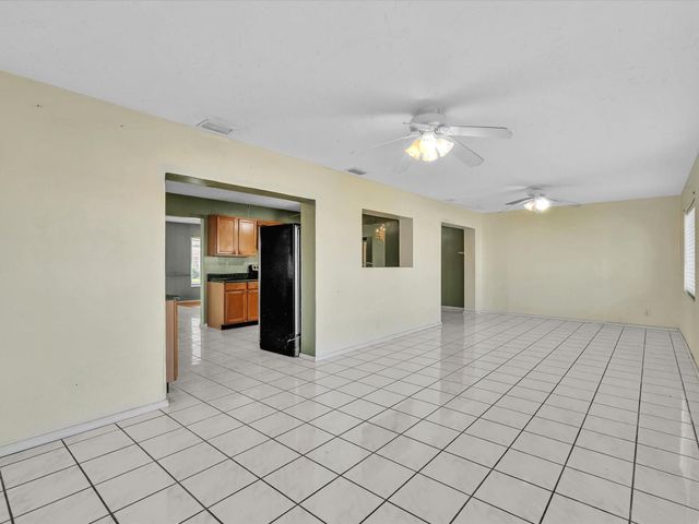 5711 NW 84th Avenue, Tamarac, FL 33321